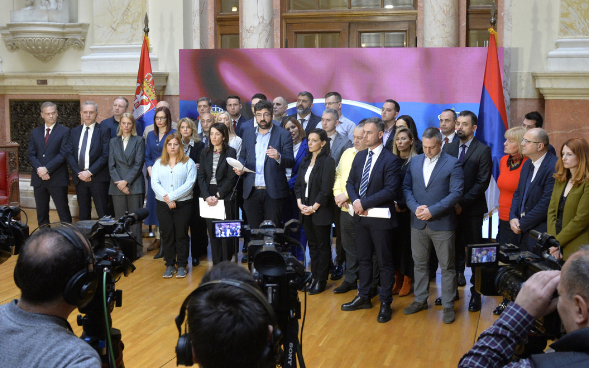 Opozicija poslala Brnabić predloge za izmenu Ustavnog zakona: Lokalni i beogradski izbori da se održe na jesen