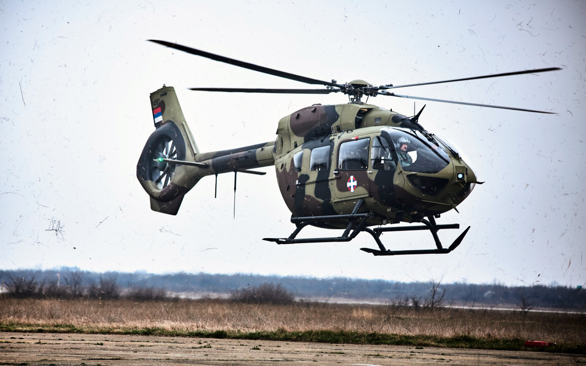 Specijalac Vojske Srbije nestao prilikom skoka iz helikoptera, drugi teško povređen