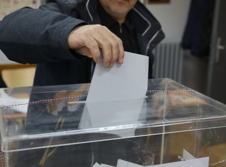 U ponoć istekao rok za predaju izbornih lista u Beogradu, proglašeno njih osam