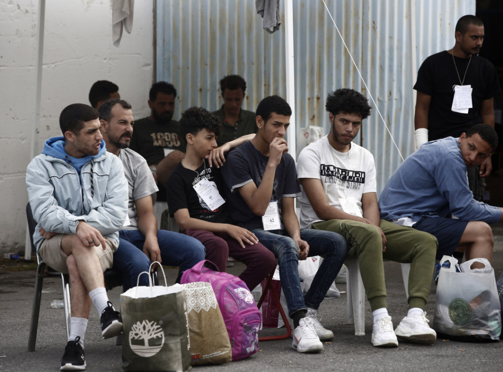 Grčka daje boravišne dozvole migrantima zbog nedostatka radne snage