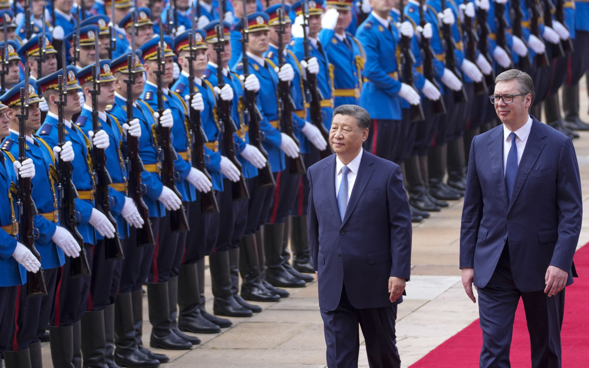 Poseta Si Đinpinga Srbiji: Kineski predsednik svečano dočekan, Vučić i on pozdravili okupljene