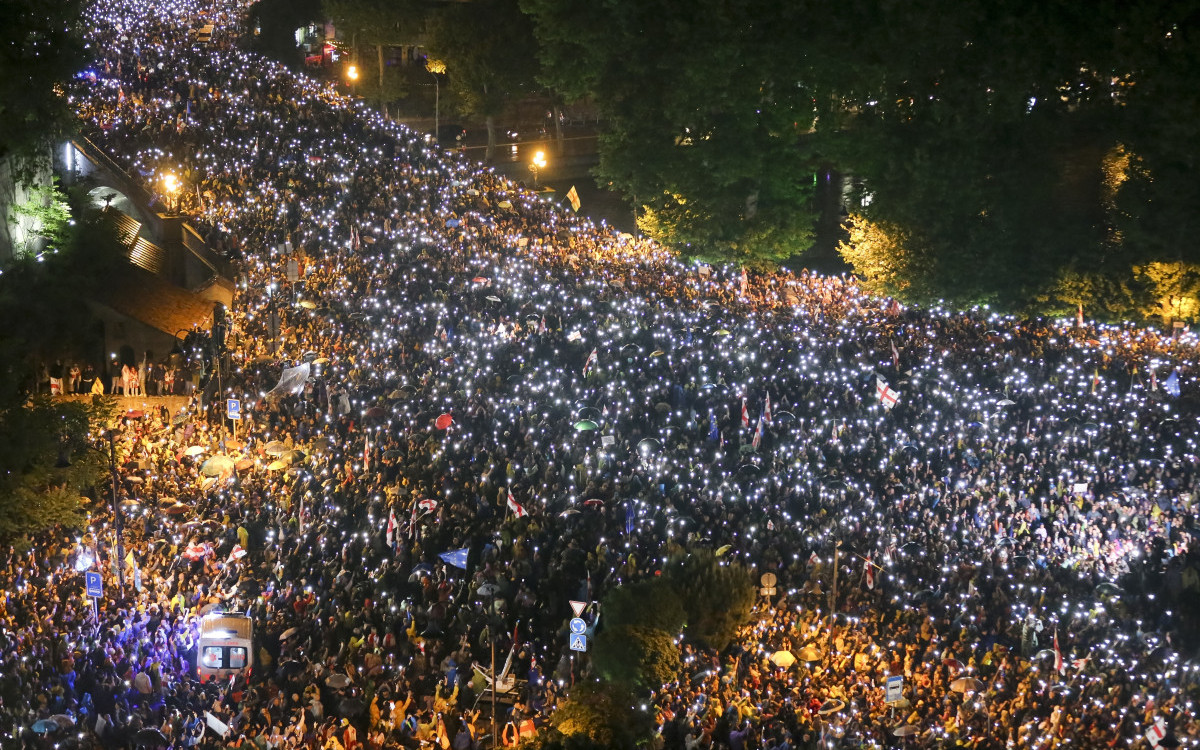 U Gruziji demonstriralo 50.000 ljudi protiv donošenja kontroverznog zakona o stranim agentima